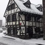 Altes Romantisches Fachwerkhaus In Rheinnaehe Auch Fuer Workation Geeignet * Colónia
