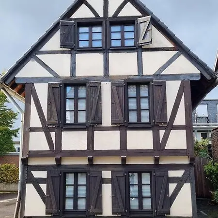 Altes Romantisches Fachwerkhaus In Rheinnaehe Auch Fuer Workation Geeignet * Keulen
