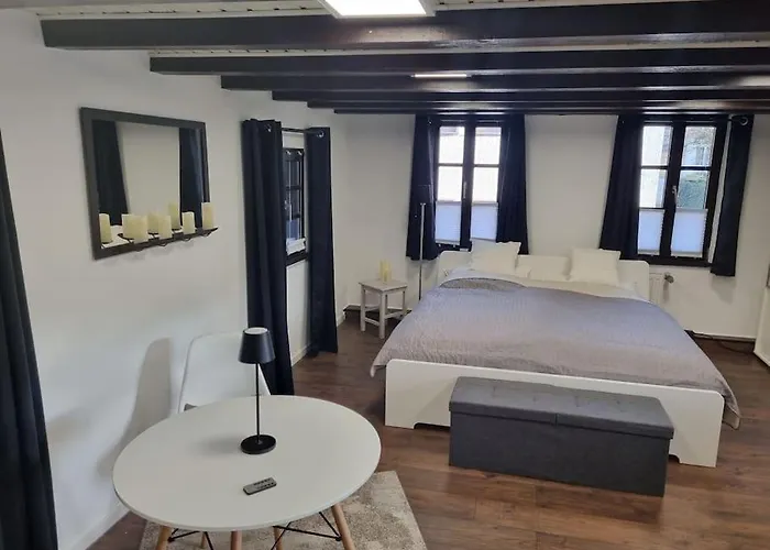 Сasa de vacaciones Altes Romantisches Fachwerkhaus In Rheinnähe Auch Für Workation Geeignet Colonia