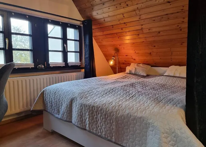 Altes Romantisches Fachwerkhaus In Rheinnaehe Auch Fuer Workation Geeignet 科隆